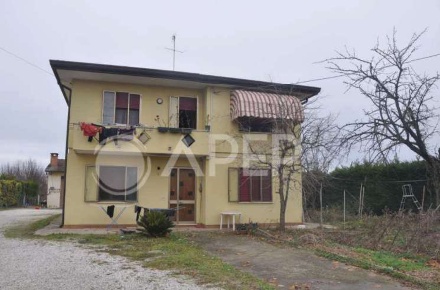 Foto Villa a schiera in Via Cristo  33, Arre di 178 m² con 8 locali