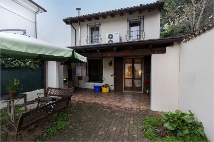 Foto Villa a schiera a Marmirolo di 130 m² con 3 locali in vendita