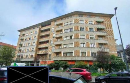 Foto Appartamento in Via Francesco Burlamacchi, Milano di 119 m² all'asta