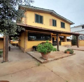 Foto Villa unifamiliare in Via Cervignano, Ardea Idrovora di 239 m²