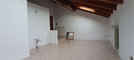 Foto Appartamento in Via Parini, Dolzago Centro di 45 m² con 1 locali