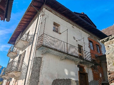 Foto Appartamento in località Niana, Fontainemore di 180 m² con 5 locali