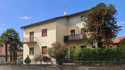 Foto Villa unifamiliare in Cavour 3, Luvinate di 250 m² con 6 locali