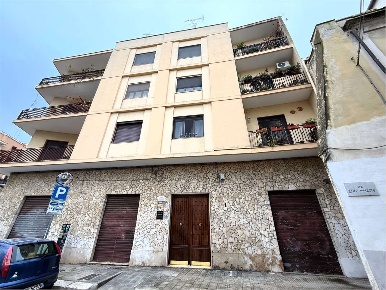 Foto Ufficio in Largo Angioli 16, Brindisi Centro Storico di 47 m²