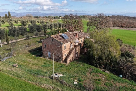 Foto Appartamento in Via della Rinascita 43, Castiglione del Lago di 140 m²