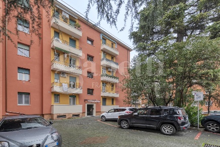 Foto Appartamento in Pellegrino Rossi, Bologna Saffi di 100 m² con 3 locali