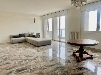 Foto Appartamento a Venezia Mestre di 170 m² con 7 locali in vendita