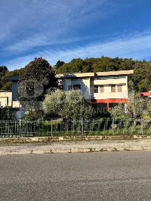 Foto Capannone industriale in Via Gasdotto 24-26, Valdagno Centro