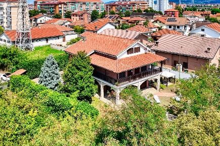 Foto Villa singola in Via TORINO 62, Beinasco Centro di 400 m² in vendita