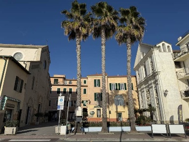 Foto Appartamento in Via Roma, Santo Stefano al Mare di 92 m² con 4 locali
