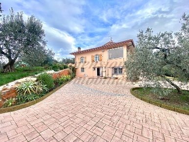 Foto Villa bifamiliare in Via Molino a Vento, Rosignano Marittimo di 240 m²