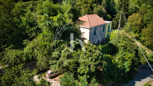 Foto Case semi ndipendenti in Via Nazionale Piemonte 96, Savona di 120 m²