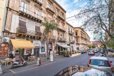 Foto Appartamento in Via Plebiscito  186, Catania Centro Storico di 221 m²