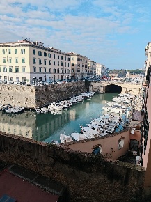 Foto Appartamento a Livorno Cisternone di 170 m² con 6 locali in vendita