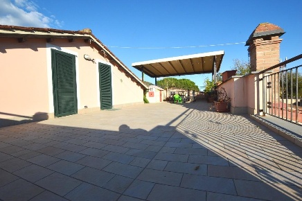 Foto Appartamento a Lucca Sant'Angelo di 90 m² con 4 locali in vendita
