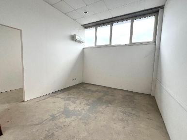 Foto Locale commerciale a Montelupo Fiorentino Centro di 200 m² in vendita