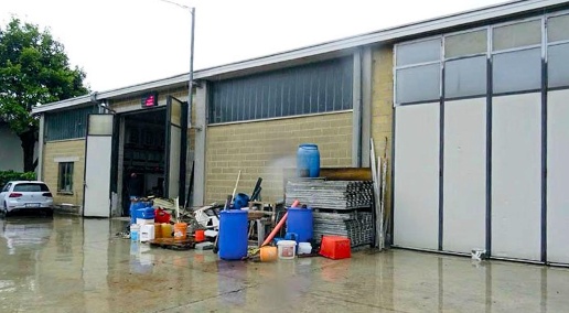 Foto Capannone industriale a Canneto Pavese Beria di 418 m² con 7 locali
