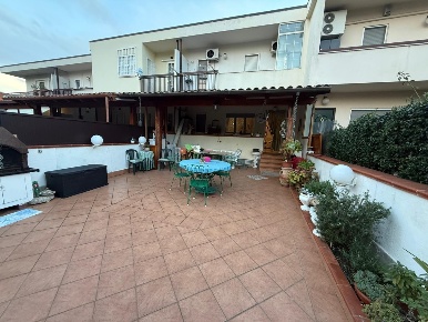 Foto Villa a schiera in VIA MADONNA DELLA NEVE SNC, Terracina di 100 m²