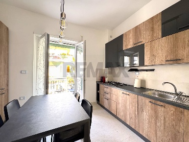 Foto Appartamento in Via Rapallo, Gaeta di 106 m² con 4 locali in vendita