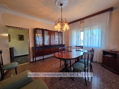 Foto Villa bifamiliare a Gaiarine Centro di 221 m² con 6 locali in vendita