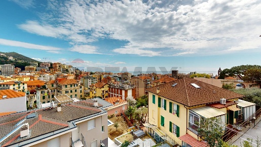 Foto Appartamento in Via Dondo degli Infanti, Varazze Centro di 50 m²