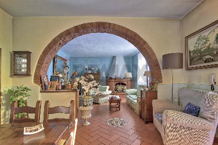 Foto Case semi ndipendenti a Figline e Incisa Valdarno di 300 m² in vendita