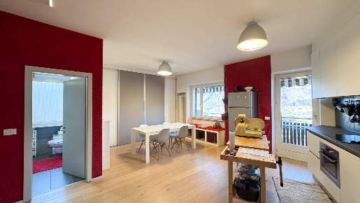 Foto Appartamento in via Passeggiata dei Castani, Bolzano di 72 m²