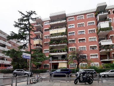 Foto Appartamento in Via Mauro Amoruso, Bari Poggiofranco di 180 m²