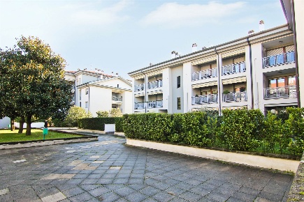 Foto Appartamento in Via Redipuglia 33, Varedo di 91 m² con 3 locali