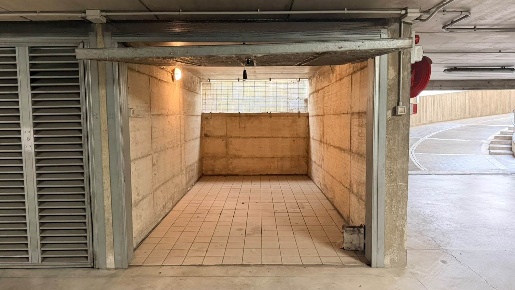 Foto Garage in Via Carlo Perini 19, Milano Quarto Oggiaro di 15 m²