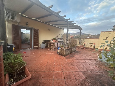 Foto Appartamento a Firenze Castello di 90 m² con 4 locali in vendita