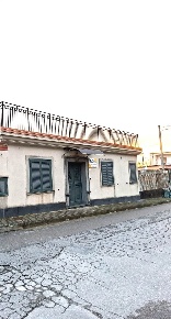 Foto Laboratorio in via le noci, Sarno Centro di 155 m² con 3 locali