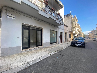 Foto Negozio a Policoro Centro di 45 m² con 2 locali in affitto