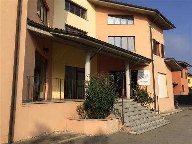Foto Negozio in Fraz. Sant'Antonio, Basaluzzo Centro di 300 m² con 2 locali