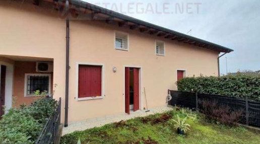 Foto Case indipendenti in Via Bodi 136, Cassola di 150 m² con 7 locali