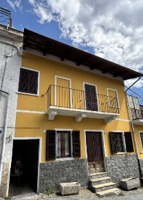 Foto Appartamento in Via Armando Amprino, Coazze di 69 m² con 3 locali