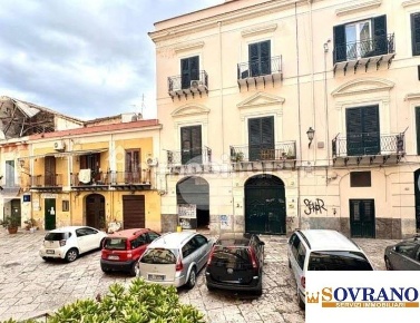 Foto Appartamento a Palermo Cassaro di 128 m² con 4 locali in vendita