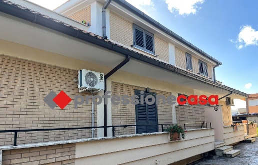 appartamento in affitto a Pomezia in zona Torvaianica