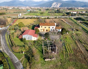 Foto Casale a Cascina Arnaccio - Chiesanuova di 460 m² con 10 locali