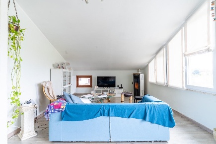 Foto Casa indipendente a Cerreto Guidi Stabbia di 250 m² con 10 locali