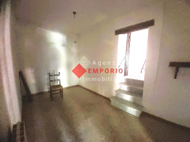 Foto Appartamento a Vicopisano Centro di 180 m² con 9 locali in vendita