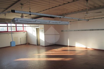 Foto Laboratorio in Del padule, Scandicci Via Pisana di 130 m² con 2 locali