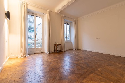 Foto Appartamento in Via Duchessa Jolanda, Torino Cit Turin di 263 m²