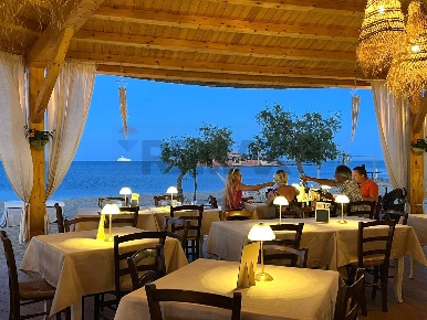 Foto Locale commerciale a Pachino Marzameni di 210 m² con 1 locali