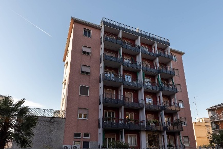 Foto Appartamento in Via Moncalvo, Milano Gambara di 60 m² con 2 locali