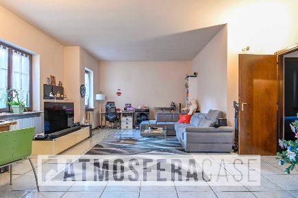 Foto Appartamento in Via Monte Grappa, Zogno Centro di 105 m² con 3 locali