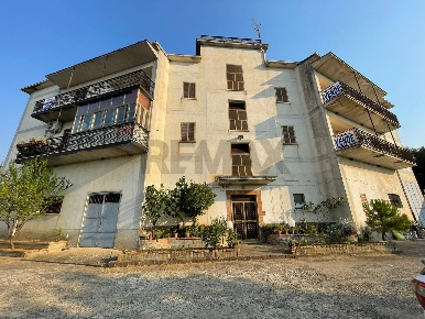 Foto Appartamento in Via Matermare, San Cosmo Albanese di 188 m² in vendita