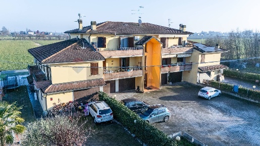 Foto Appartamento in via Vialato, Cadelbosco di Sopra Argine di 97 m²
