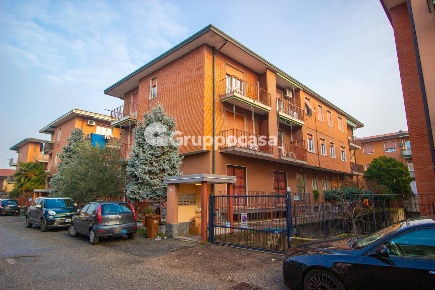 Foto Appartamento in via Palli, Magenta Centro di 120 m² con 4 locali