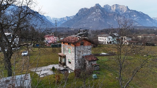 Foto Casa indipendente in Via Traversa Agordina, Sedico Roe Alte di 85 m²